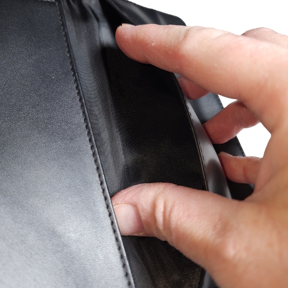 Kenneth Cole Reaction Black Vegan Leather Bifold Checkbook Wallet 6.5"X3"X0.25" - Picture 5 of 6